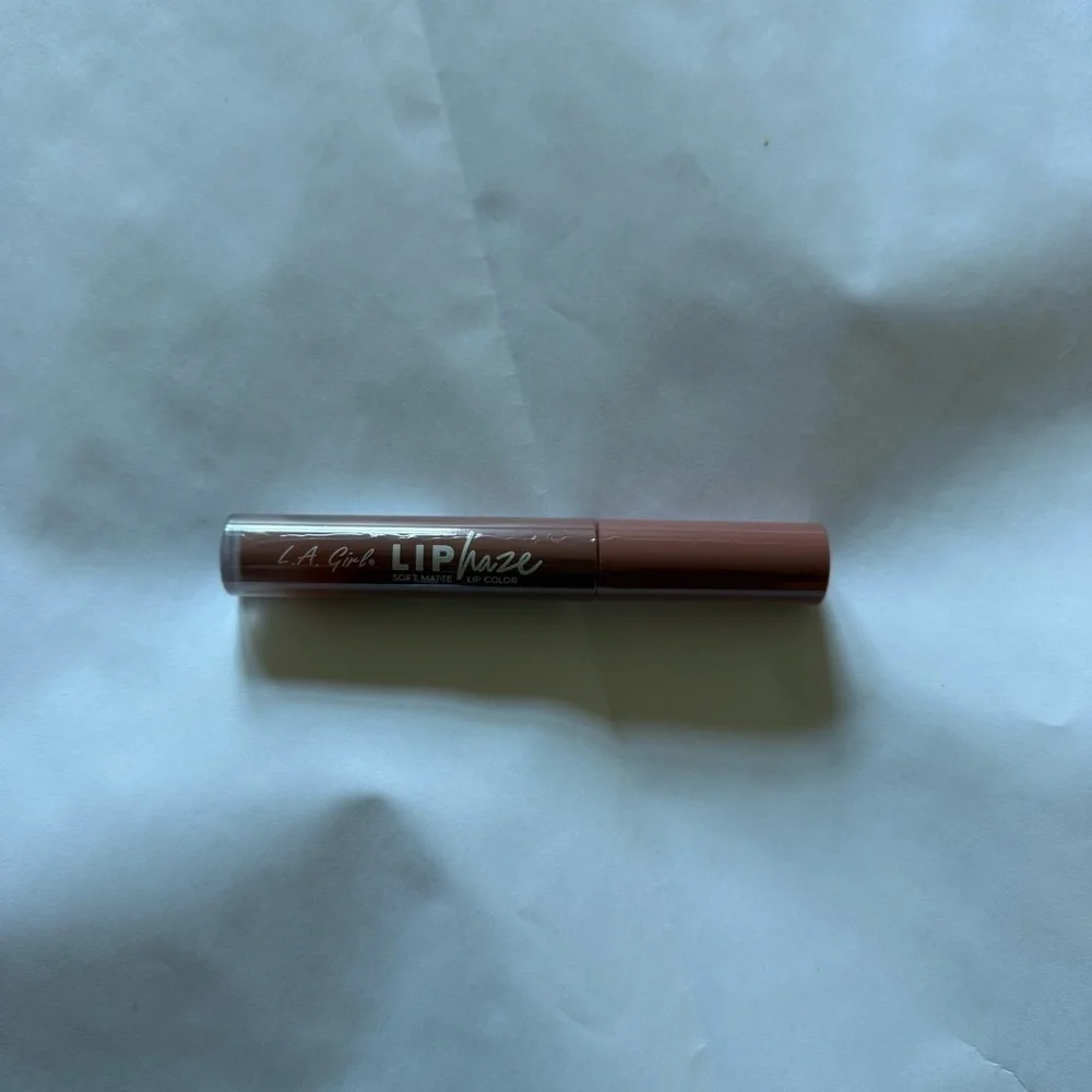 NWT LA Girl| Lip Haze Soft Matte Lip Color 0.11 fl oz